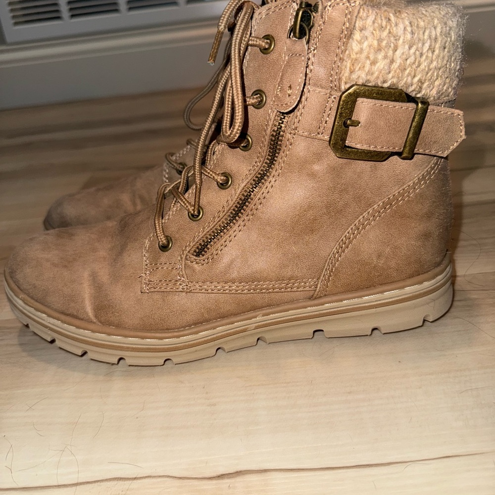 Cliffs Tan Ankle Boots with Knit Cuff